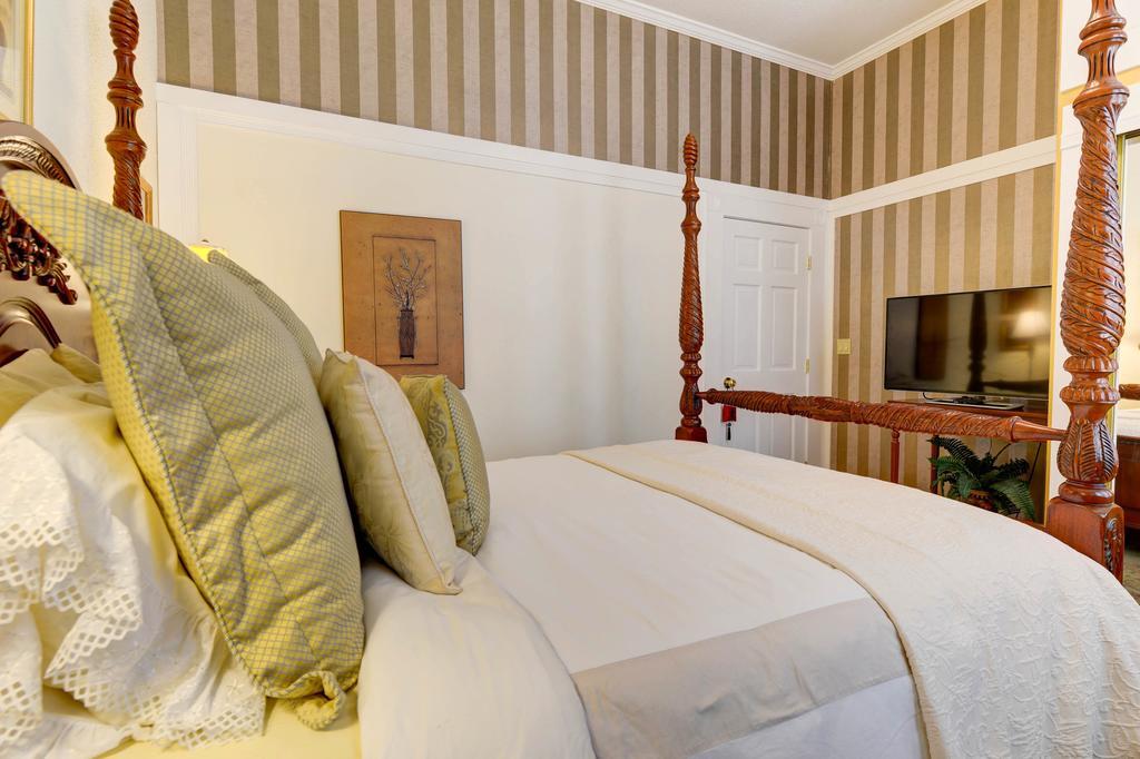 The St. Mary'S Inn, Bed And Breakfast โคโลราโดสปริงส์ ภายนอก รูปภาพ