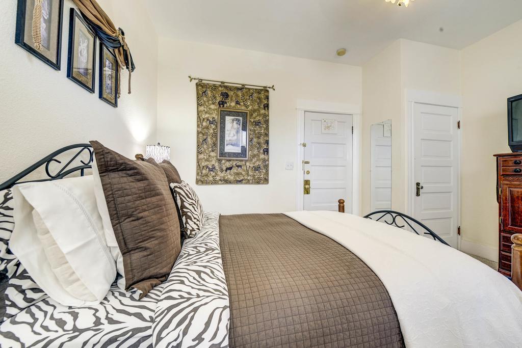 The St. Mary'S Inn, Bed And Breakfast โคโลราโดสปริงส์ ภายนอก รูปภาพ