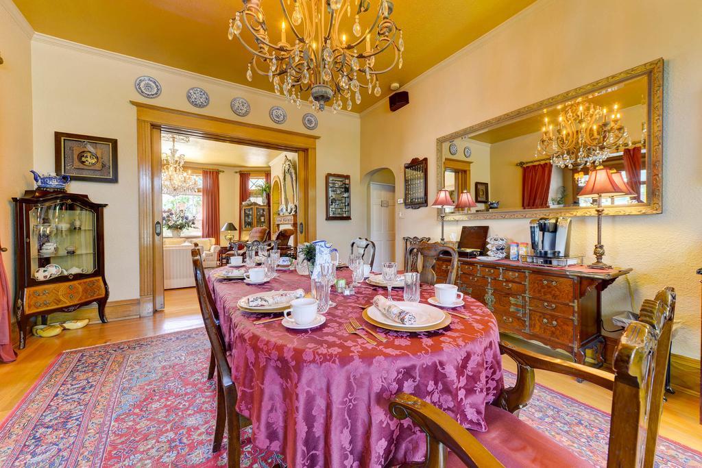 The St. Mary'S Inn, Bed And Breakfast โคโลราโดสปริงส์ ภายนอก รูปภาพ