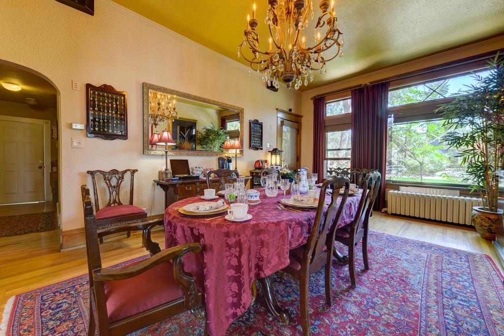 The St. Mary'S Inn, Bed And Breakfast โคโลราโดสปริงส์ ภายนอก รูปภาพ