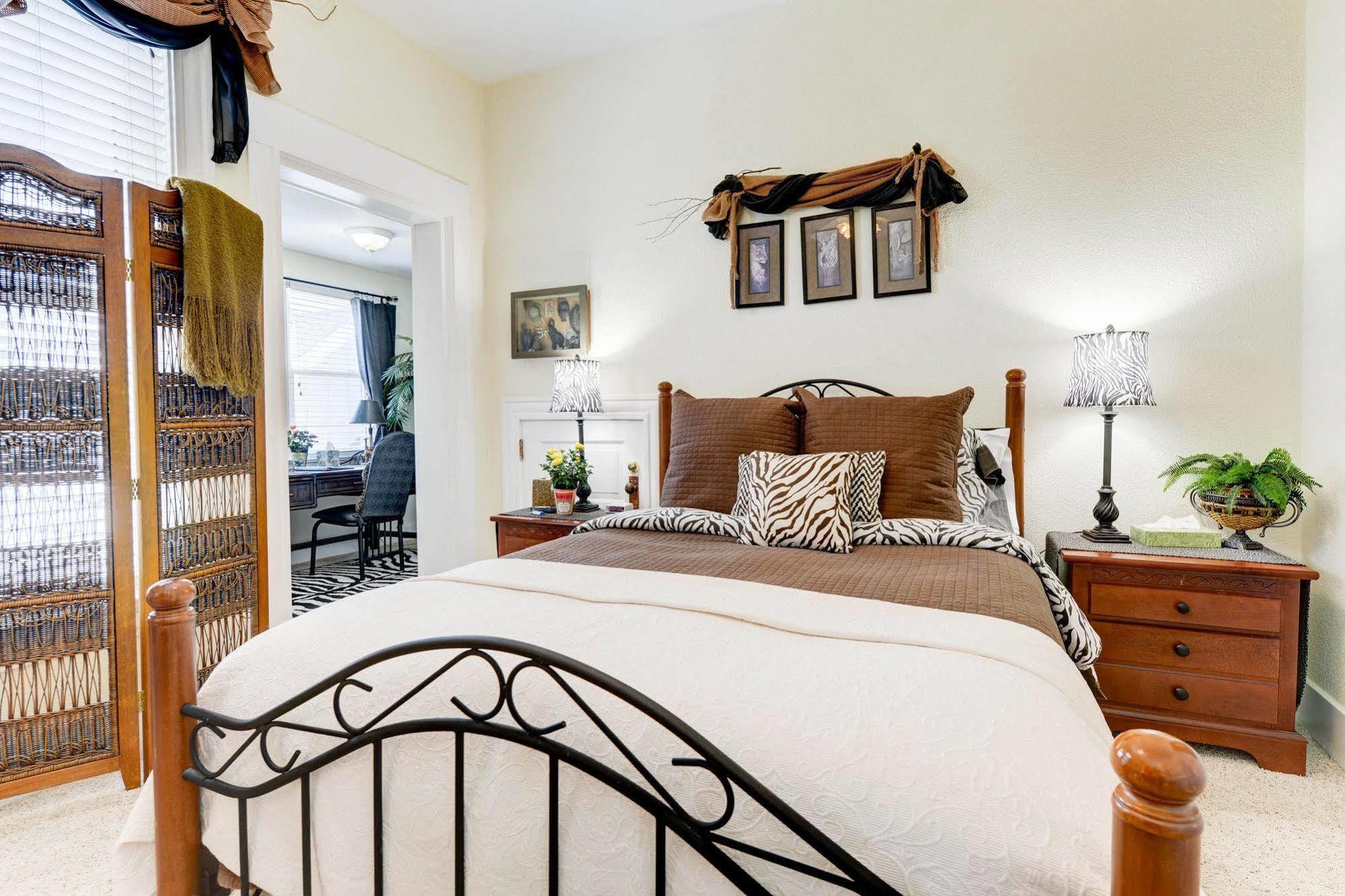 The St. Mary'S Inn, Bed And Breakfast โคโลราโดสปริงส์ ภายนอก รูปภาพ