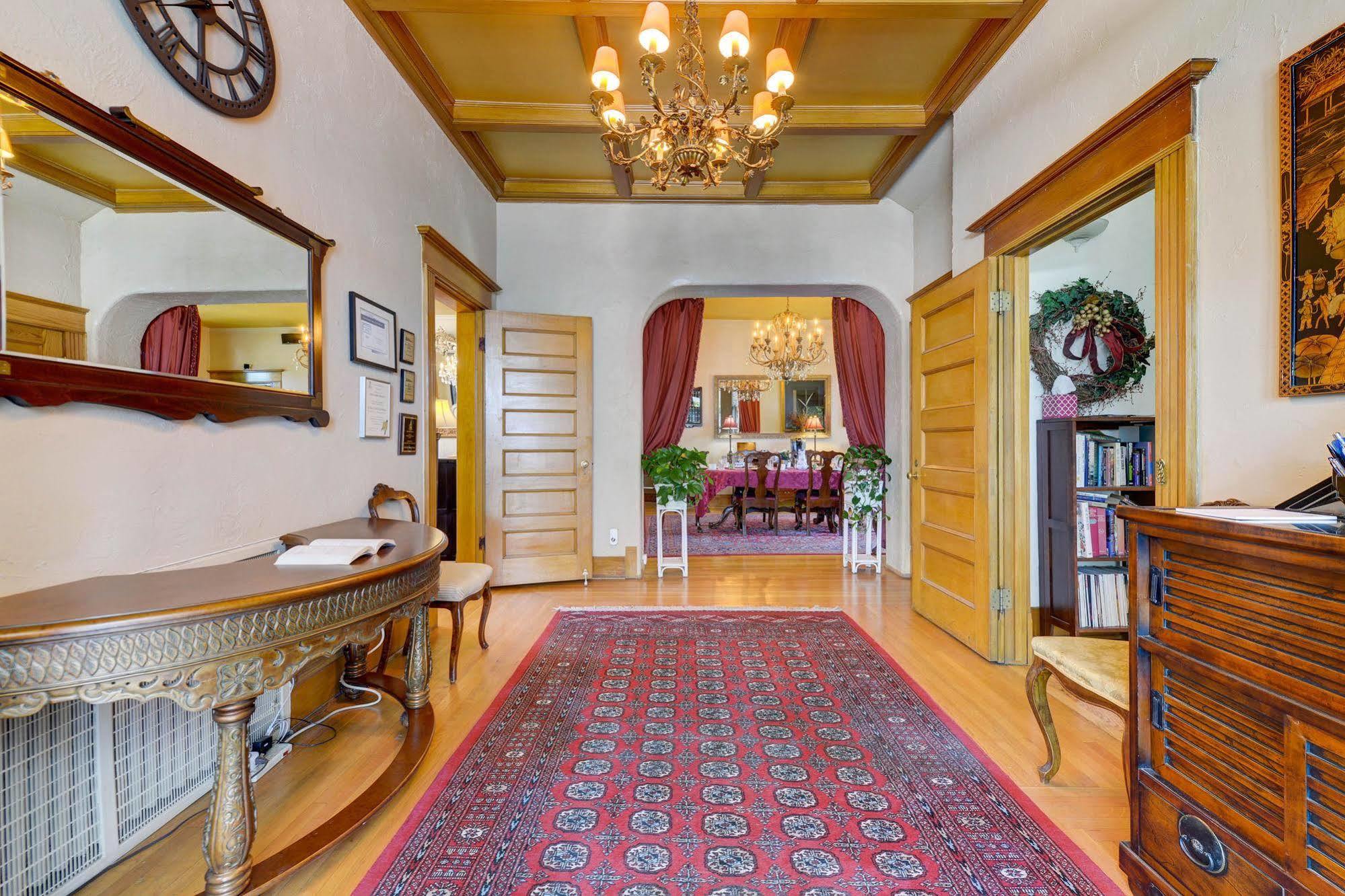 The St. Mary'S Inn, Bed And Breakfast โคโลราโดสปริงส์ ภายนอก รูปภาพ