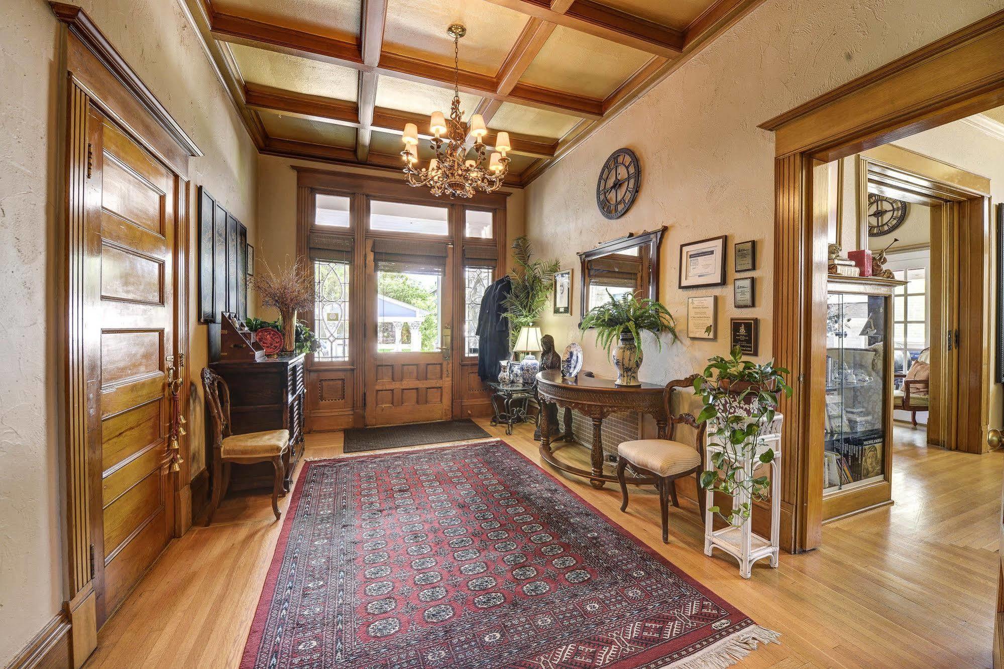 The St. Mary'S Inn, Bed And Breakfast โคโลราโดสปริงส์ ภายนอก รูปภาพ